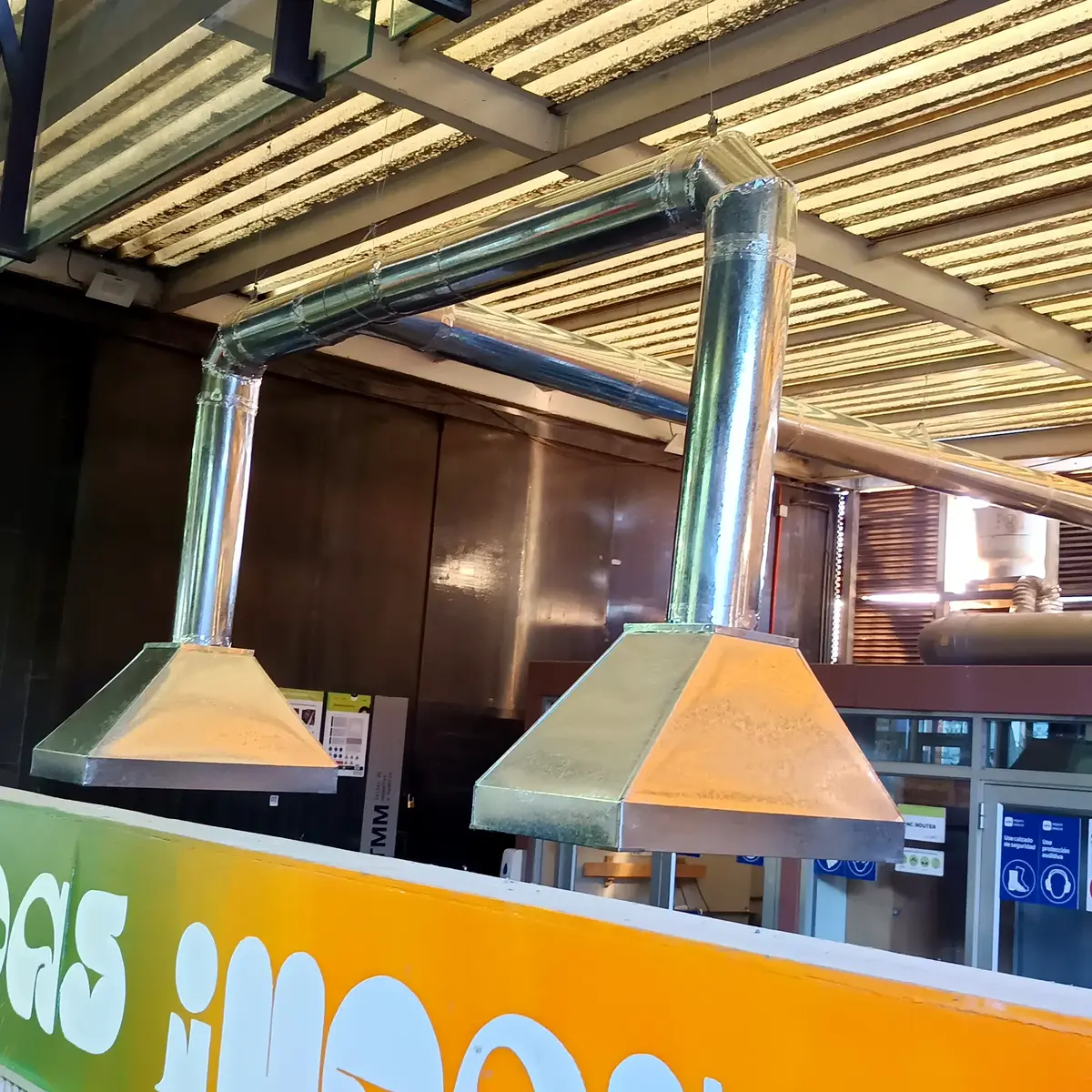 Fabricación e Instalación de Campanas de Extracción